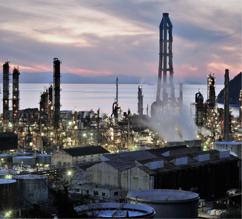 Oil refinery image - Elan Fuels