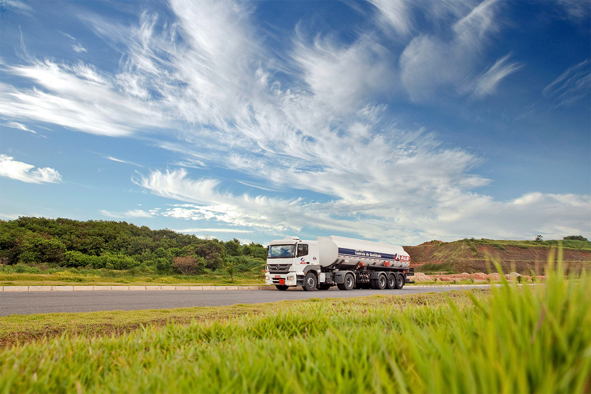How Much Fuel Does A Tanker Truck Hold? Tanker Capacity, Size, And Limits