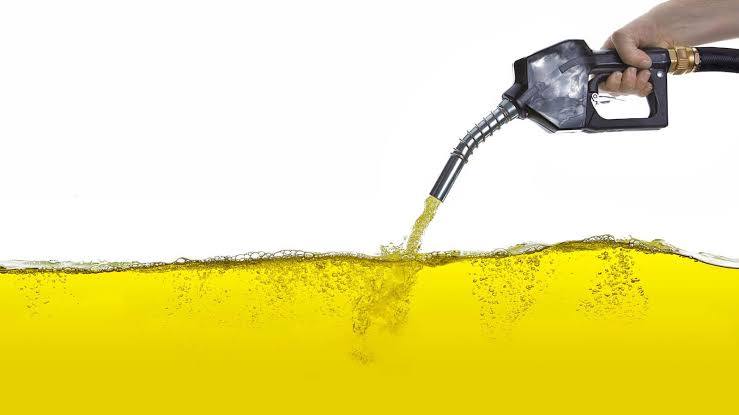 What Color Is Gasoline: Look, Clarity, And Standard Appearance