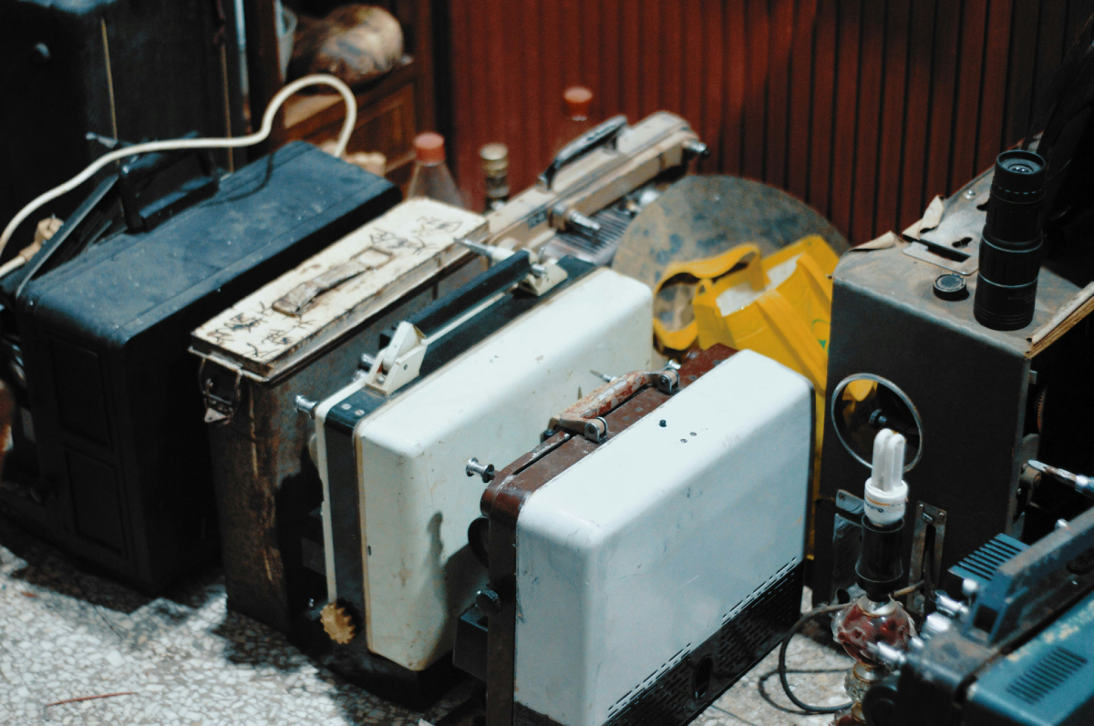 Multicolored generator batteries