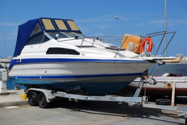 How To Drain Boat Fuel Tank: Safe Steps And Best Options